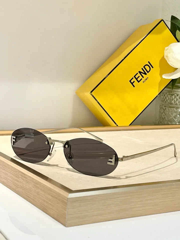 Fendi First FE4075US sunglasses in metal oval shape Women's